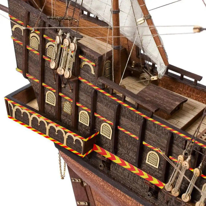 OcCre Golden Hind 1:85