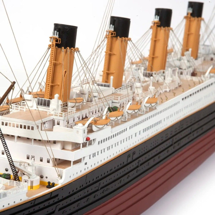 OcCre Titanic 1:300