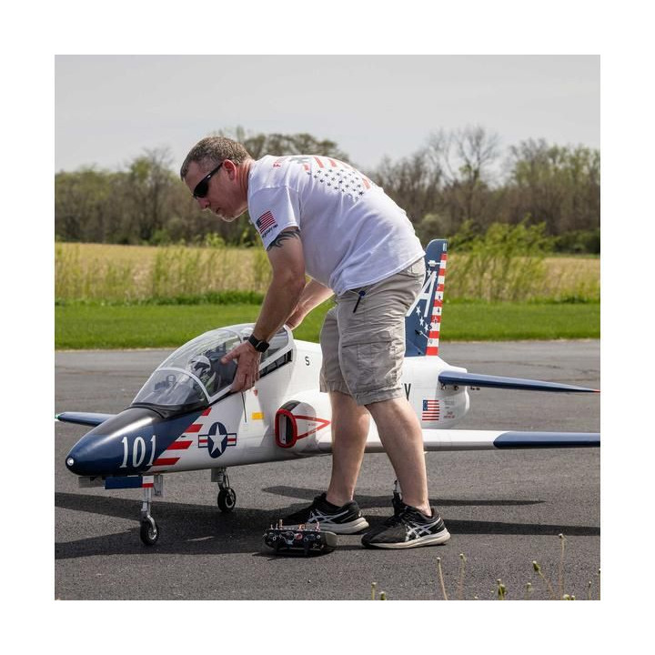 Hangar 9 Hawk/T-45 140-160N ARF + zatahovací podvozek