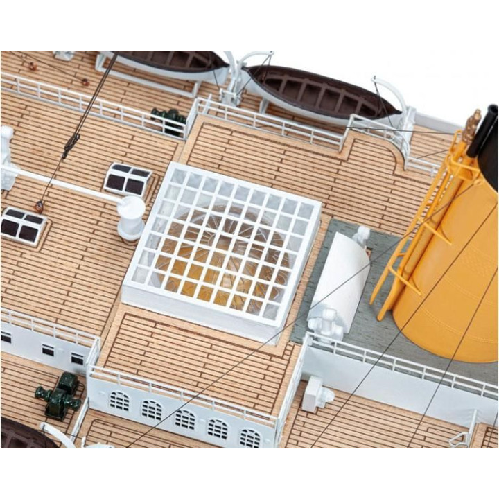 AMATI R.M.S. Titanic 1:250 kit (verze 2025)
