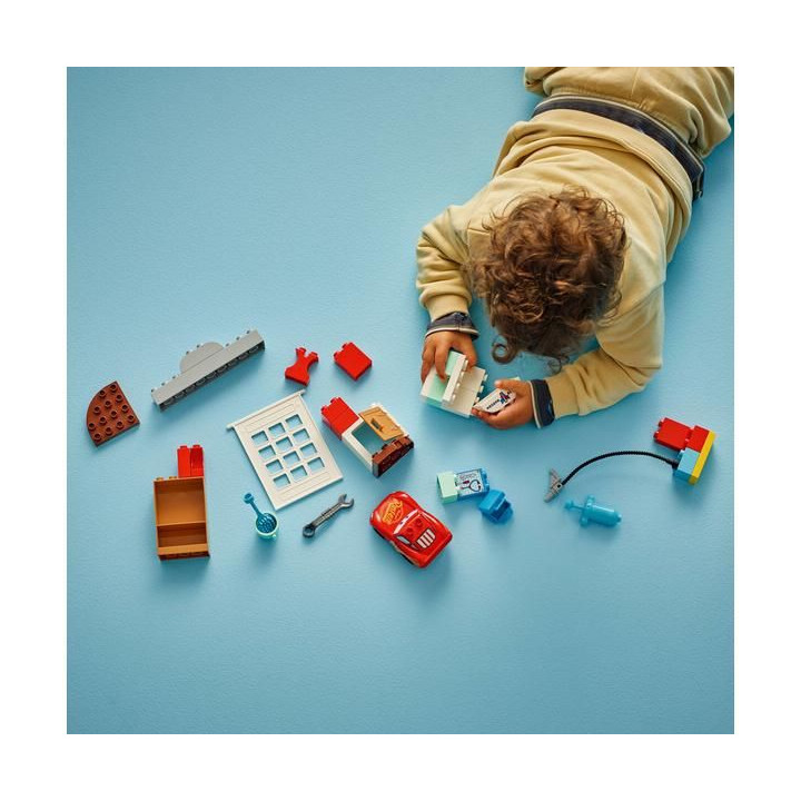 LEGO DUPLO - McQueen a návštěva v garáži doktora Hudsona