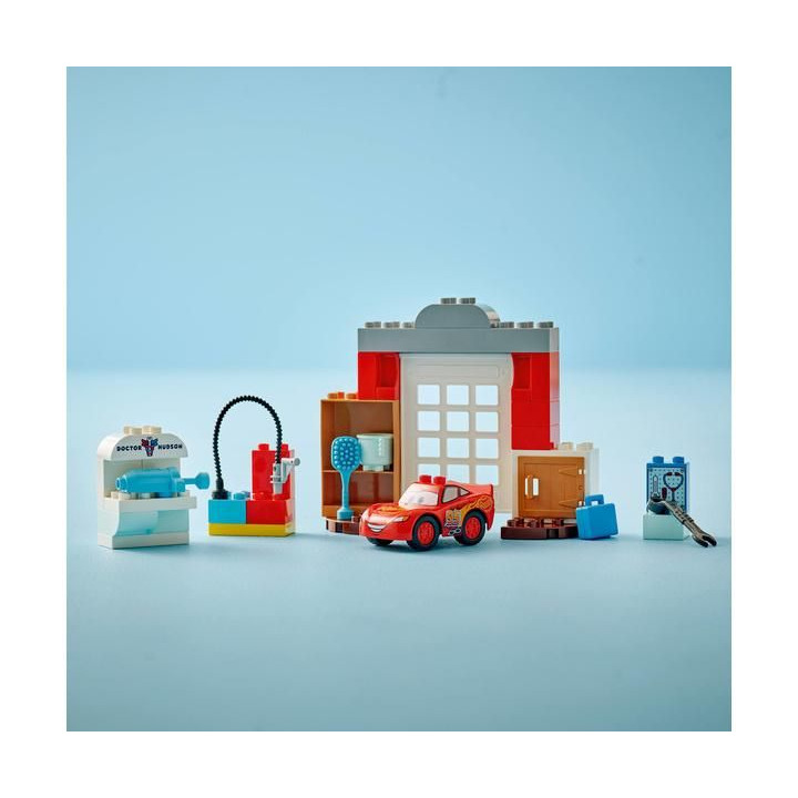 LEGO DUPLO - McQueen a návštěva v garáži doktora Hudsona