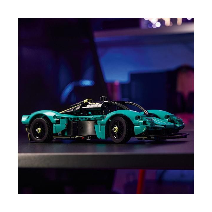LEGO Technic - Aston Martin Valkyrie