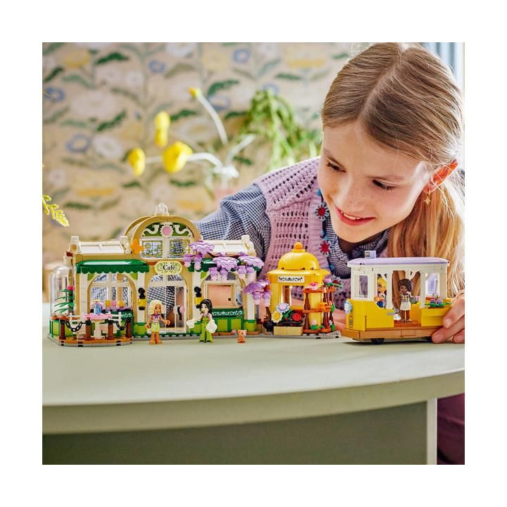 LEGO Friends - Kavárna plná rostlin a květinářství