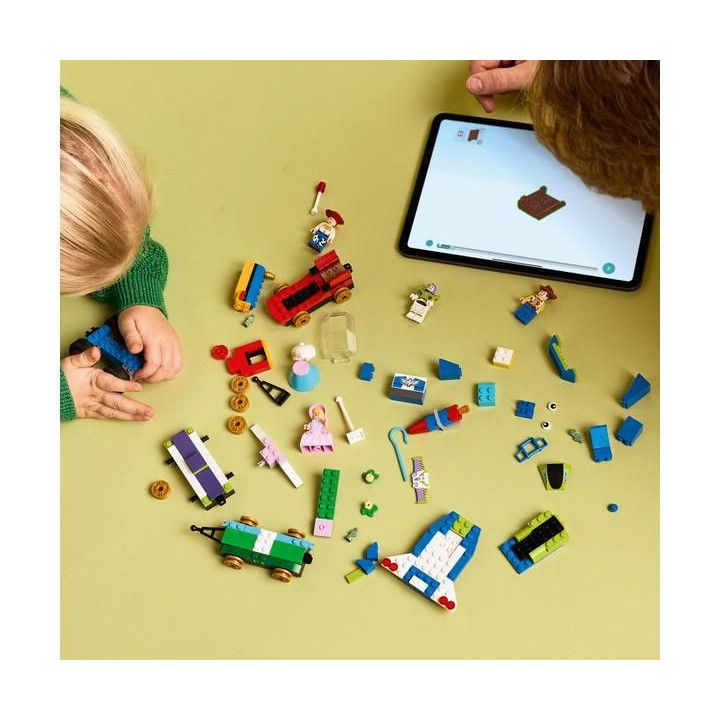 LEGO Disney - Slavnostní vláček a Autíčko z Příběhu hraček