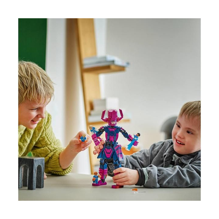 LEGO Marvel - Fantastická čtyřka vs. Sestavitelná
