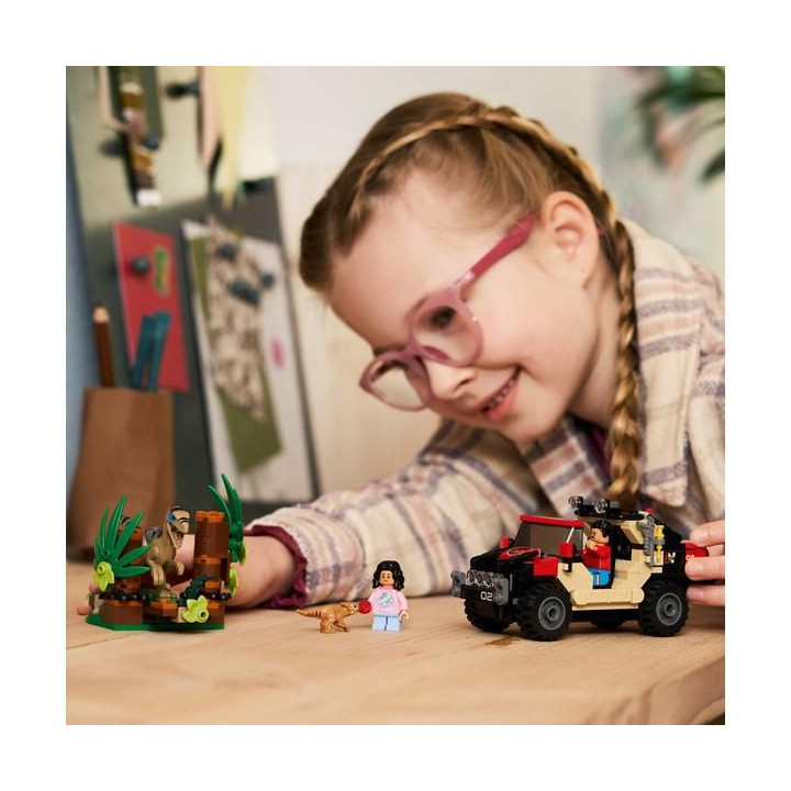 LEGO Jurassic World - Únik před raptorem v terénním autě