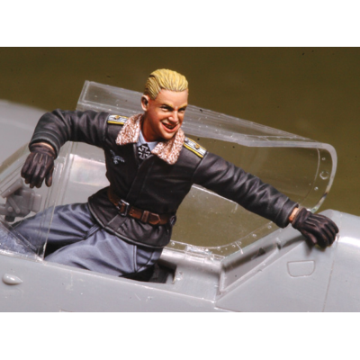 DEF Model DO32P03 WWII Erich Hartmann 1:32