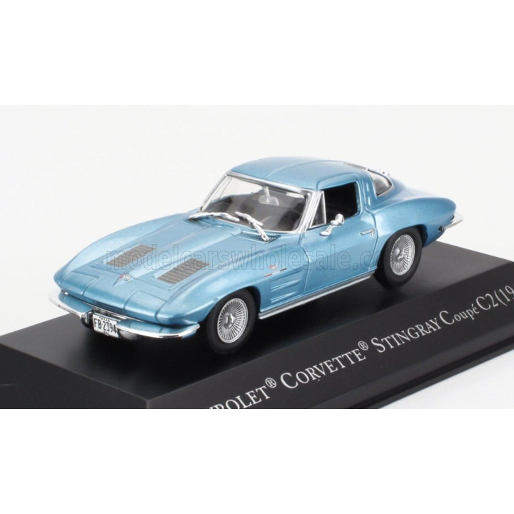EDICOLA CHEVROLET CORVETTE STINGRAY C2 COUPE 1963 - CON VETRINA - WITH SHOWCASE - LIGHT BLUE MET 1/43