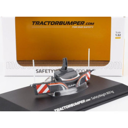 UNIVERSAL HOBBIES ACCESSORIES TRACTOR BUMPER KUBOTA - SAFETY WEIGHT 800kg. - BLACK 1/32
