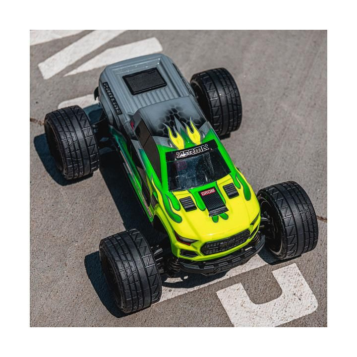 Pro-Line kolo s pneu 1:18 Menace Street H12mm, disk černý (4): Granite GROM