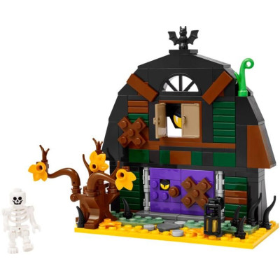 LEGO Iconic - Halloweenská stodola
