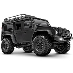 RC model auta Traxxas TRX-4M Land Rover Defender v měřítku 1:18 s úžasnou všestranností a schopnostmi. Kovový rám podvozku se 4-bodovým zavěšením, olejové tlumiče, úhel zatáčení 45°, licencovaná bez-sponková karoserie, LED osvětlení v nárazníku....