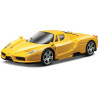 Kovový model auta Ferrari Enzo v měřítku 1:43 nejen pro sběratele od Bburaga. Detailní provedení, přívětivá cena, barva žlutá, délka přibližně 10 cm.