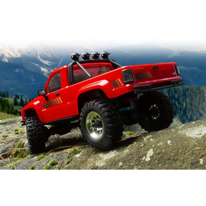 Venture18 1985 Toyota Hilux SR5 - červený