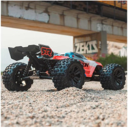 RC model auta Arrma Kraton 6S BLX v měřítku 1:8 a náhonem 4WD je vybaven extra výkonným střídavý motorem, pro rychlost až 104 km/h a nekončící zábavu! Regulátor Spektrum s podporou telemetrie a funkcemi Smart. Hliníkové šasi a další díly EXB pro...