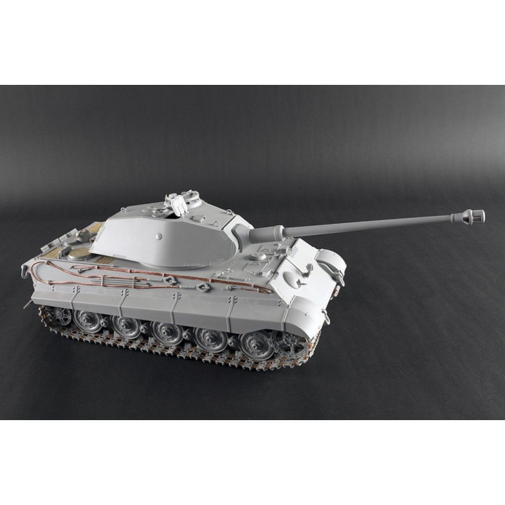 Trumpeter Pz.Kpfw.VI Sd.Kfz.182 Tiger II (Porsche Early Production Vehicle) 1/16