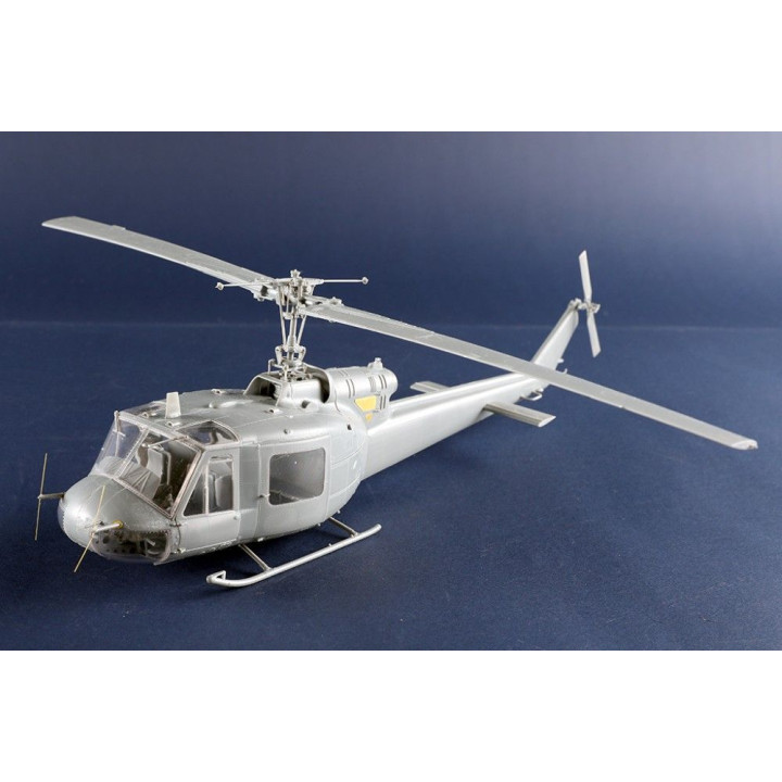 Trumpeter Bell UH-1B Huey 1/35