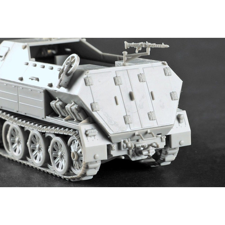 Trumpeter Sd.Kfz.8 Gepanzerte 12t 1/72 | RCsvet