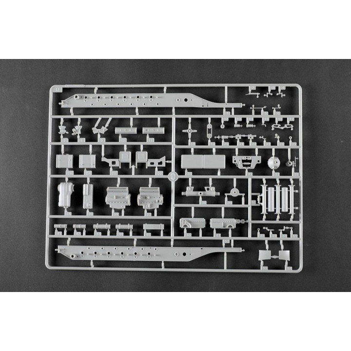 Trumpeter Sd.Kfz.9 Artillery Version 1/35 | RCsvet