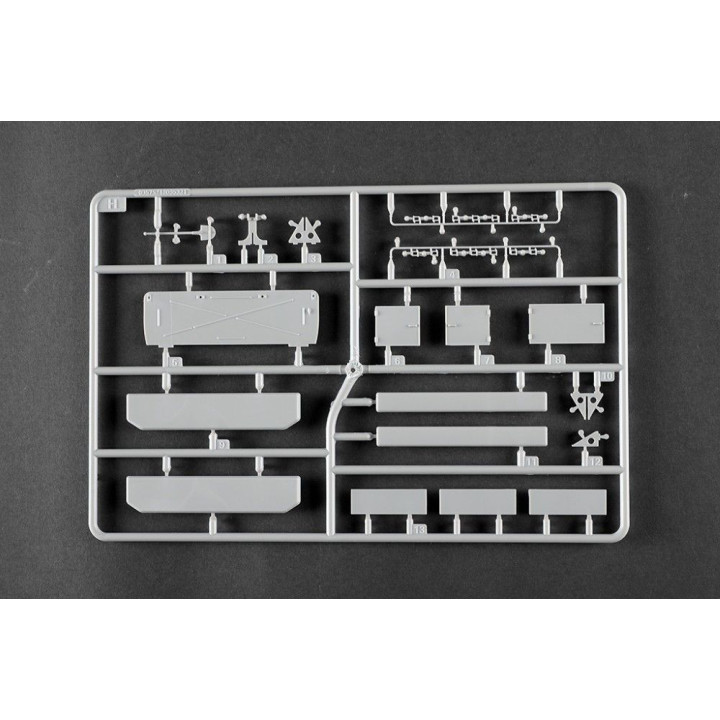 Trumpeter Sd.Kfz.9 Artillery Version 1/35 | RCsvet