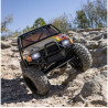 Expediční RC model auta Axial SCX10 III Toyota SR5 1987. Licencovaná bezsponková karoserie s rámovou konstrukcí, čirými okny a LED osvětlením. Kovové šasi s víceprvkovým zavěšením, funkce DIG (zablokování zadní nápravy), portálové nápravy. Elektronika Spektrum, vysílač SLT3.