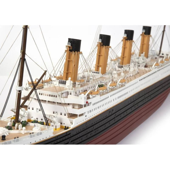 OCCRE Titanic 1:300 kit
