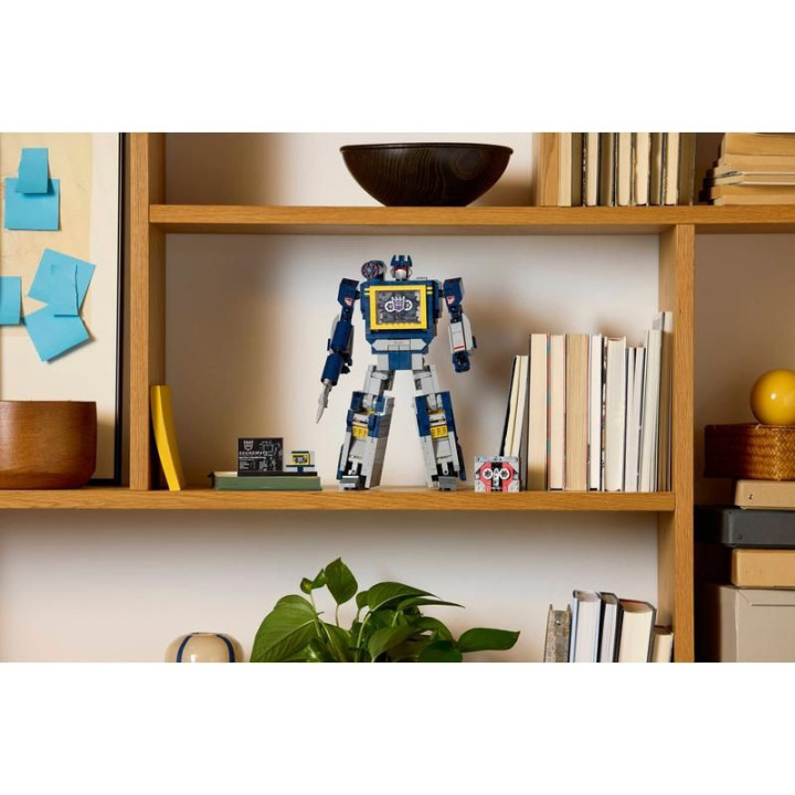 LEGO Icons - Transformers: Soundwave