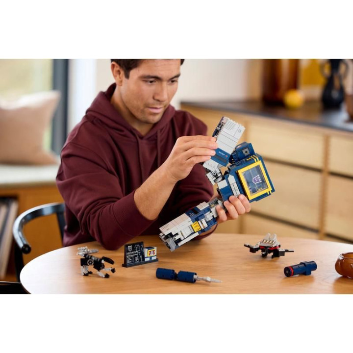LEGO Icons - Transformers: Soundwave