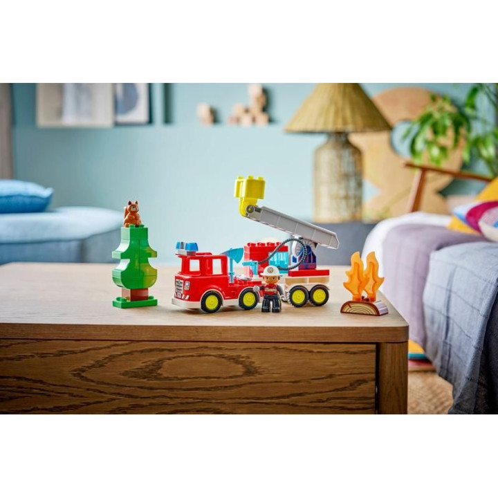 LEGO DUPLO - Hasičské auto s hadicí a hasičem