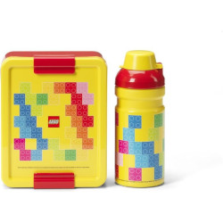 Svačinový set LEGO obsahuje praktický box s dobře těsnícím víkem a láhev na pití s uzávěrem. Kompletní svačinová výbava na výlety i do školy s úžasným motivem od LEGO.
