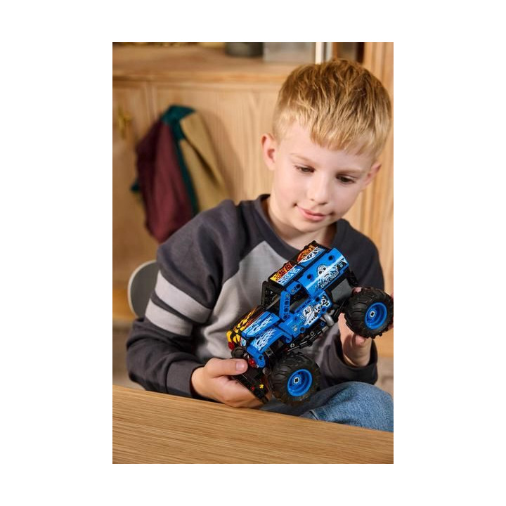 LEGO Technic - Monster Jam™ Grave Digger™ Oheň a led