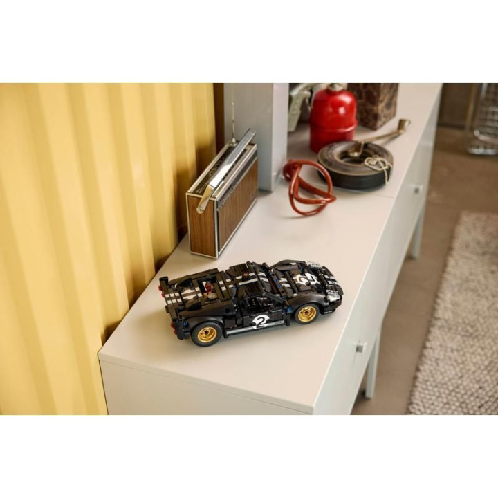 LEGO Technic - Závodní auto 1966 Ford GT40 MKII