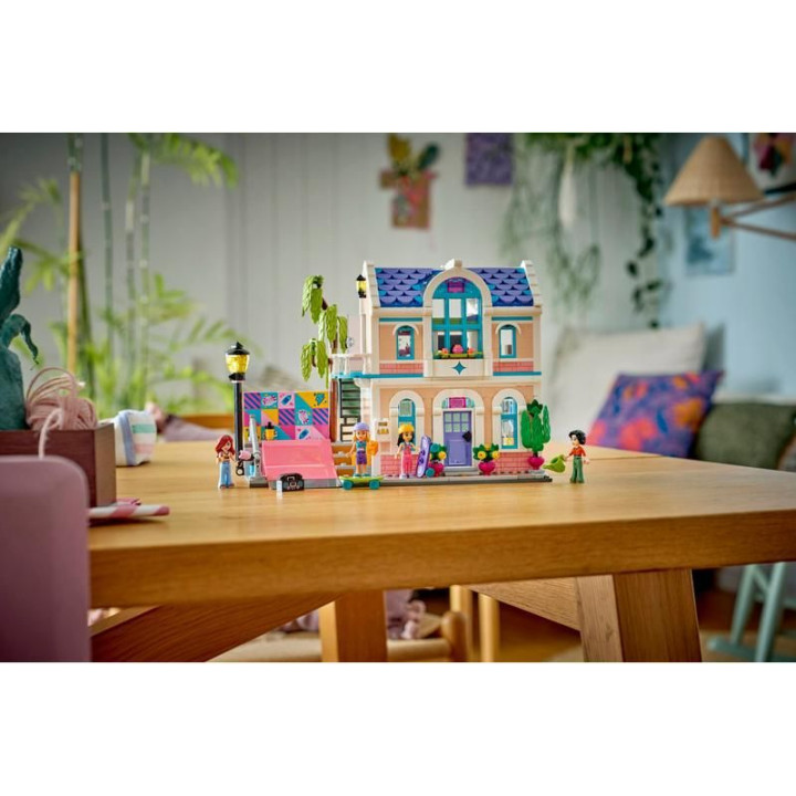 LEGO Friends - Liann a její rodinný dům