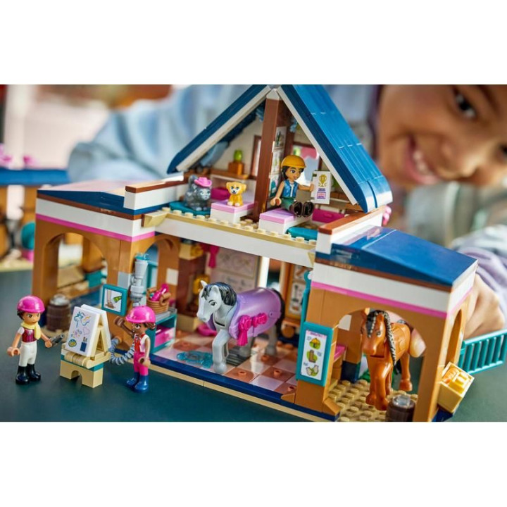 LEGO Friends - Koňská stáj a jezdecká akademie