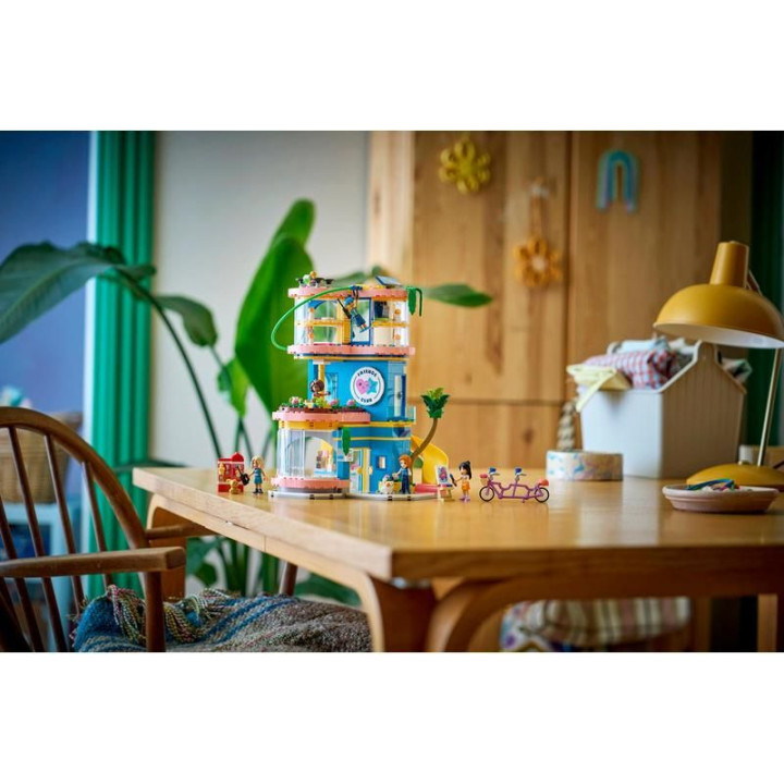 LEGO Friends - Klubovna pro kamarády v městečku Heartlake