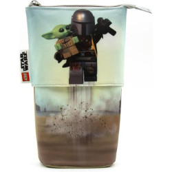 Stylové LEGO Pop Up pouzdro na tužky s oblíbenými motivy jako Star Wars, Ninjago, Batman či Harry Potter! Rozšiřitelný design, dostatek prostoru na školní potřeby a kvalitní materiál zajistí dlouhou životnost. Ideální pro školáky i fanoušky LEGO!