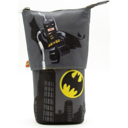 Stylové LEGO Pop Up pouzdro na tužky s oblíbenými motivy jako Star Wars, Ninjago, Batman či Harry Potter! Rozšiřitelný design, dostatek prostoru na školní potřeby a kvalitní materiál zajistí dlouhou životnost. Ideální pro školáky i fanoušky LEGO!