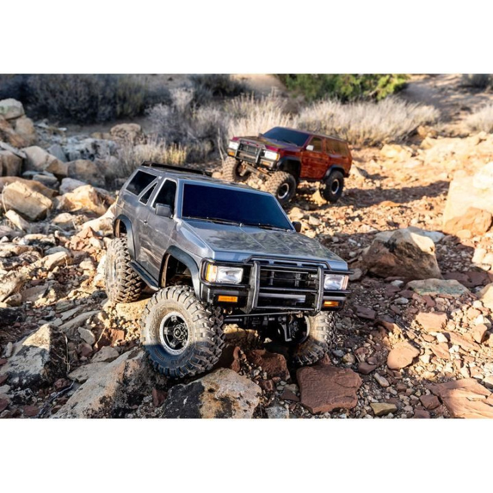 Traxxas TRX-4 Nissan Pathfinder 1988 1:10 RTR červený