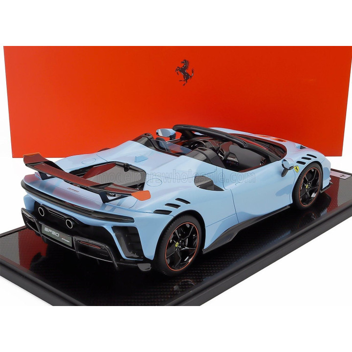 BBR MODELS FERRARI SF90 XX STRADALE SPIDER 2024 - CON VETRINA - WITH SHOWCASE - AZZURRO LA PLATA - LIGHT BLUE ORANGE 1/12