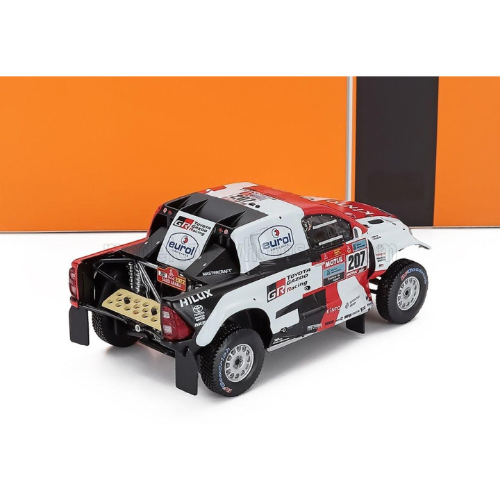 IXO MODELS TOYOTA HILUX GR DKR EVO T1+ TEAM GAZOO RACING N 207 RALLY DAKAR 2022 GINIEL DE VILLIERS - DENNIS MURPHY - WHITE RED B