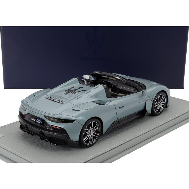 MASERATI MODELS MASERATI MC20 CIELO SPIDER 2022 - CON VETRINA - WITH SHOWCASE - ACQUAMARINA - LIGHT BLUE MET 1/18