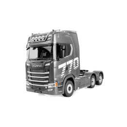 SCANIA 770 S ŤAHAČ 6X4 1:18 RTR STRIEBORNÝ | RCsvet