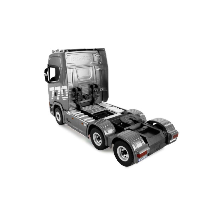 SCANIA 770 S ŤAHAČ 6X4 1:18 RTR STRIEBORNÝ | RCsvet
