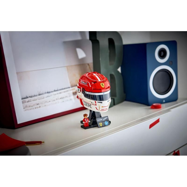 LEGO Editions - Helma Charles Leclerc ze Scuderia Ferrari HP