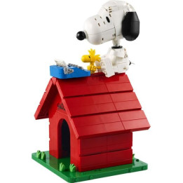 LEGO Ideas - Peanuts: Snoopyho bouda