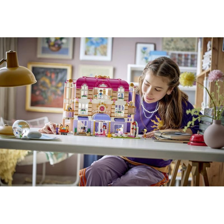 LEGO Friends - Grand Hotel v městečku Heartlake