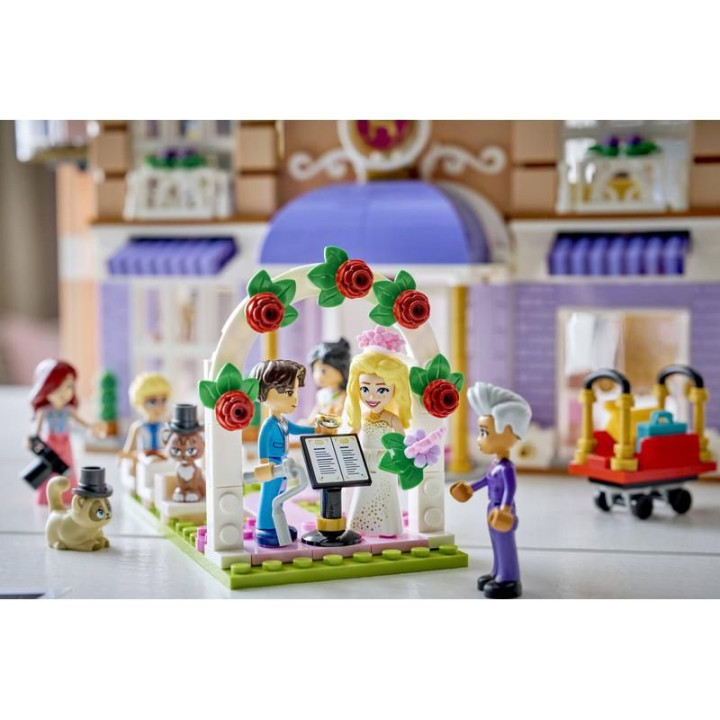 LEGO Friends - Grand Hotel v městečku Heartlake