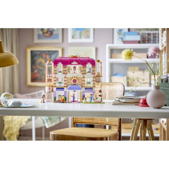 LEGO Friends - Grand Hotel v městečku Heartlake