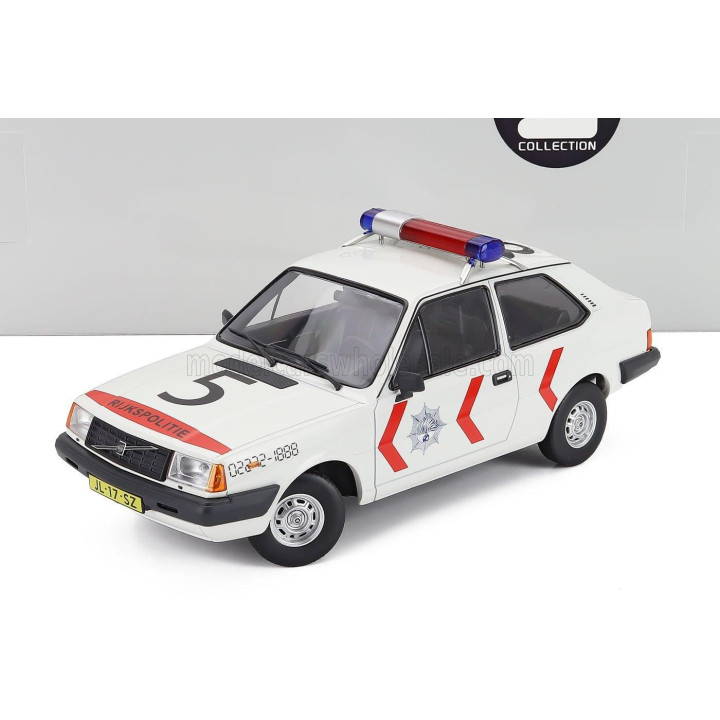 TRIPLE9 VOLVO 343 GLS DUTCH POLICE 1982 - WHITE RED 1/18